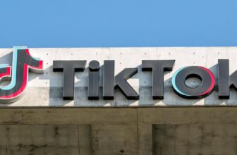 TikTok customers will quickly be capable of ship voice notes, photographs and movies in chats
