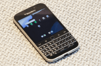 BlackBerry Basic Returns As Android-Powered Zinwa Q25 Professional For $400